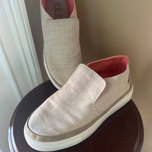 Women’s Size 7 Hey Dudes